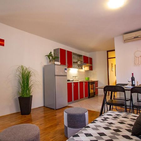 Apartment Kika Pola Esterno foto