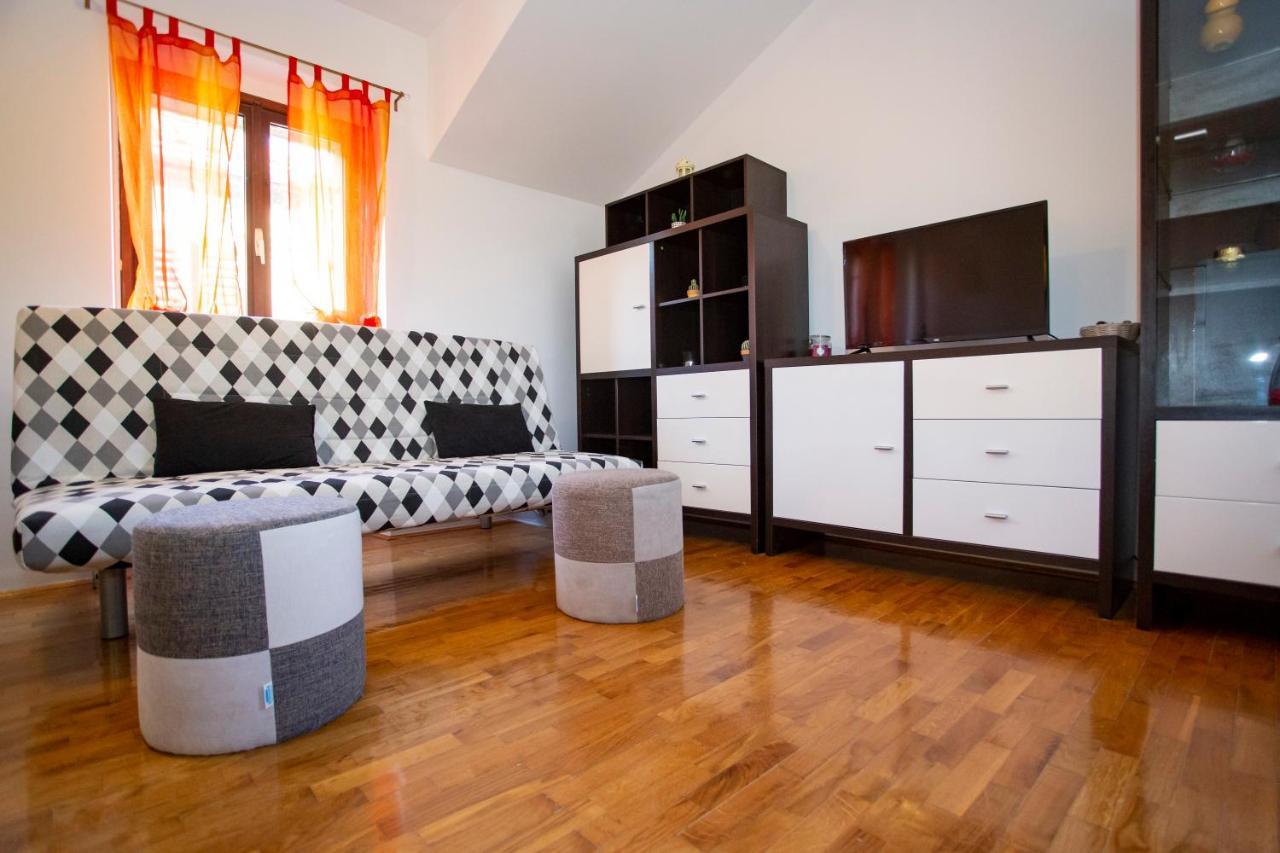 Apartment Kika Pola Esterno foto