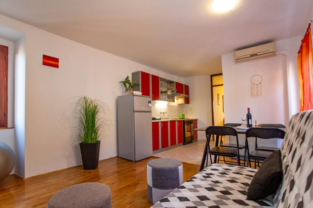 Apartment Kika Pola Esterno foto