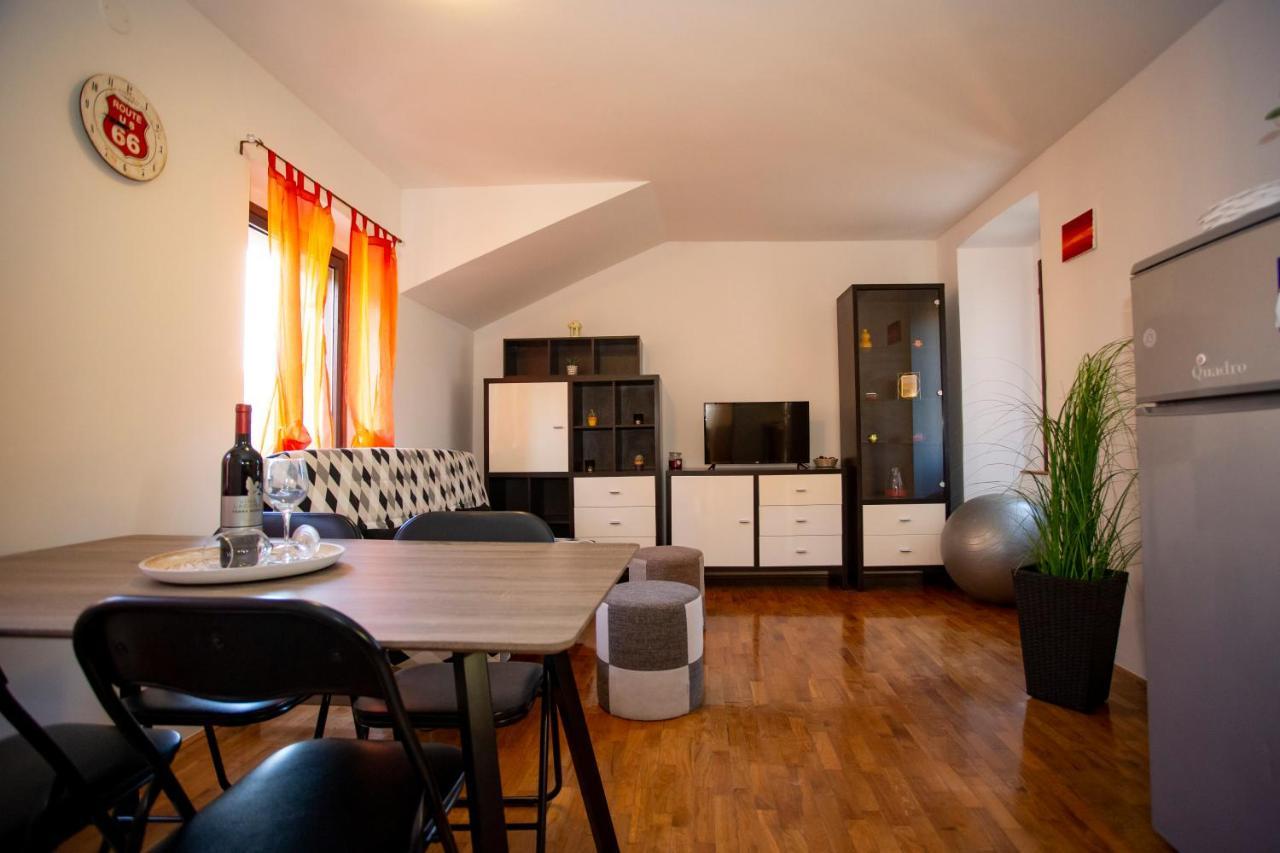 Apartment Kika Pola Esterno foto
