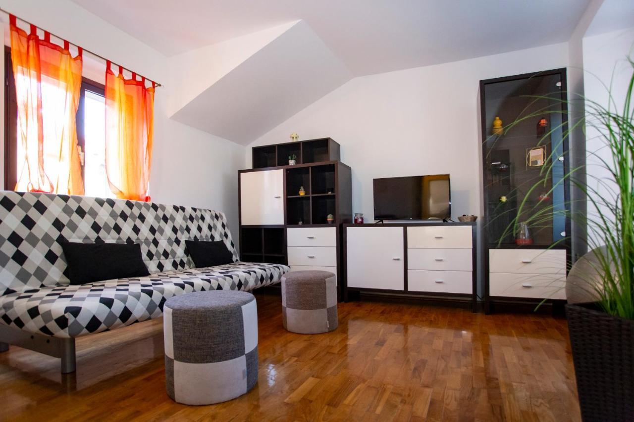 Apartment Kika Pola Esterno foto