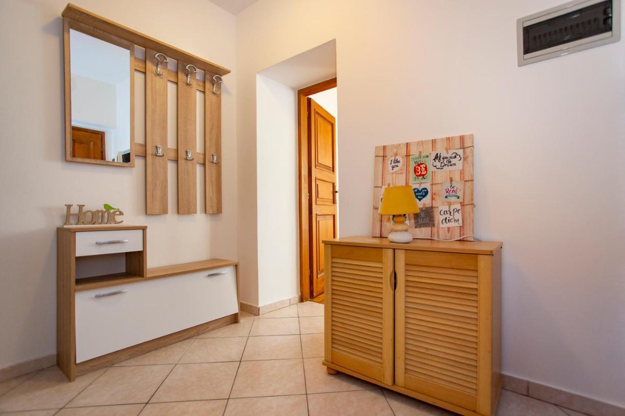 Apartment Kika Pola Esterno foto