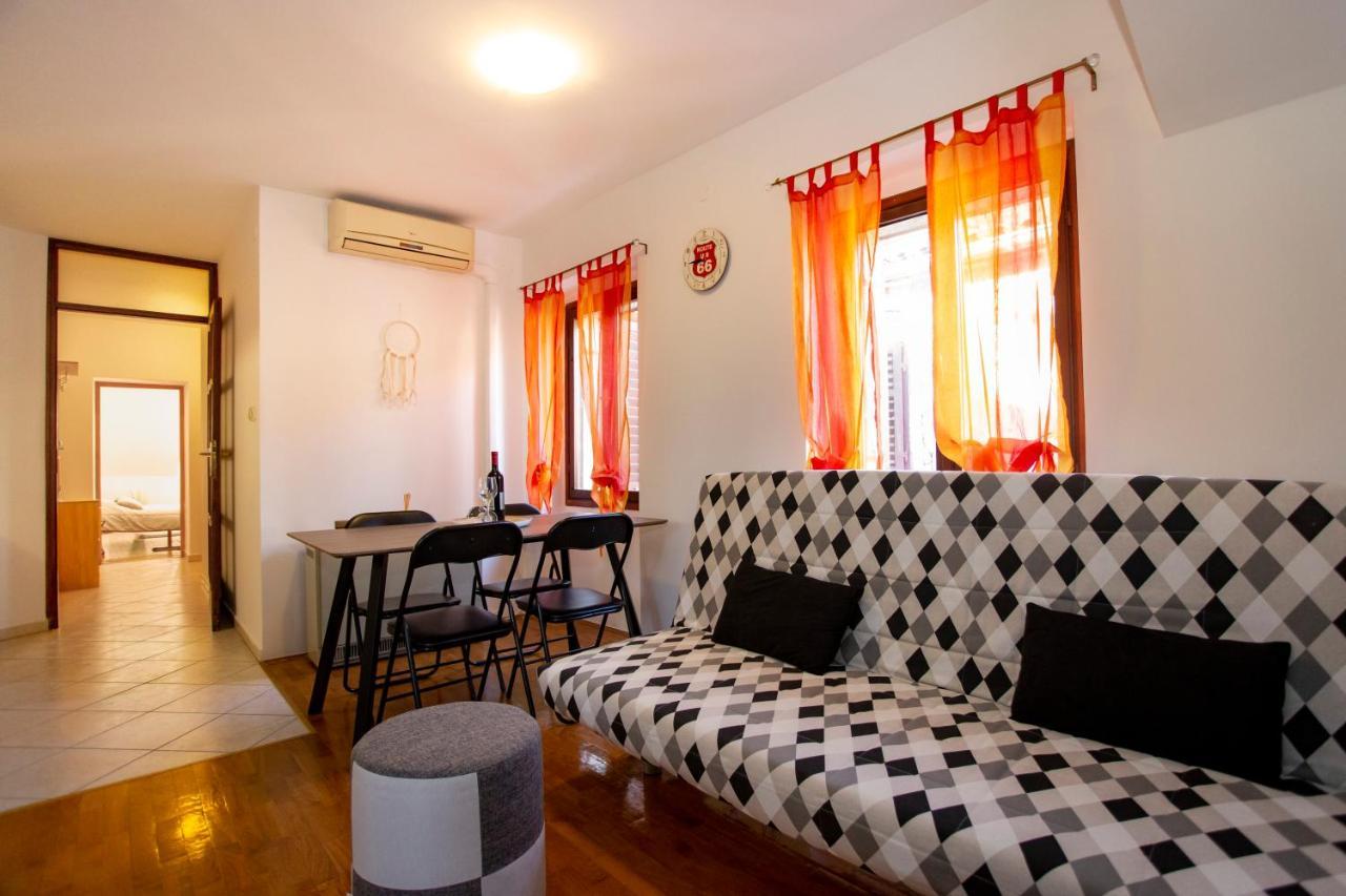 Apartment Kika Pola Esterno foto