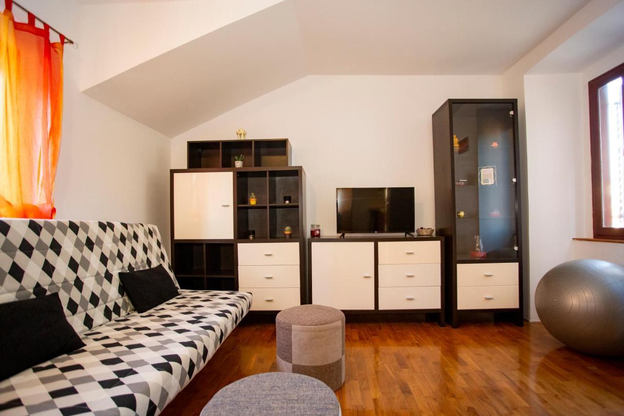Apartment Kika Pola Esterno foto